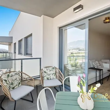 3 Bedrooms Mijas With Pool Daire Fuengirola