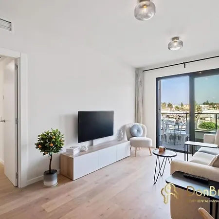 3 Bedrooms Mijas With Pool 丰希罗拉